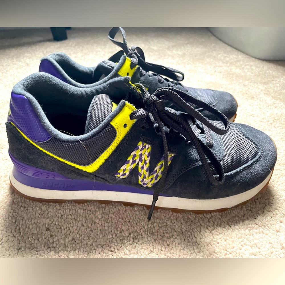 New Balance 574 Women’s Lifestyle Sneakers, Sz 8.5 Dark Gray/Purple/Yellow